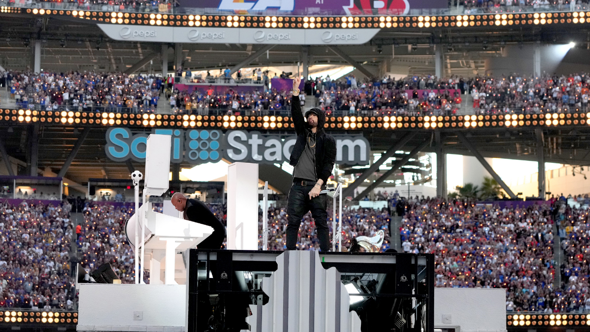 Did Eminem Kneel in Defiance at the Super Bowl?