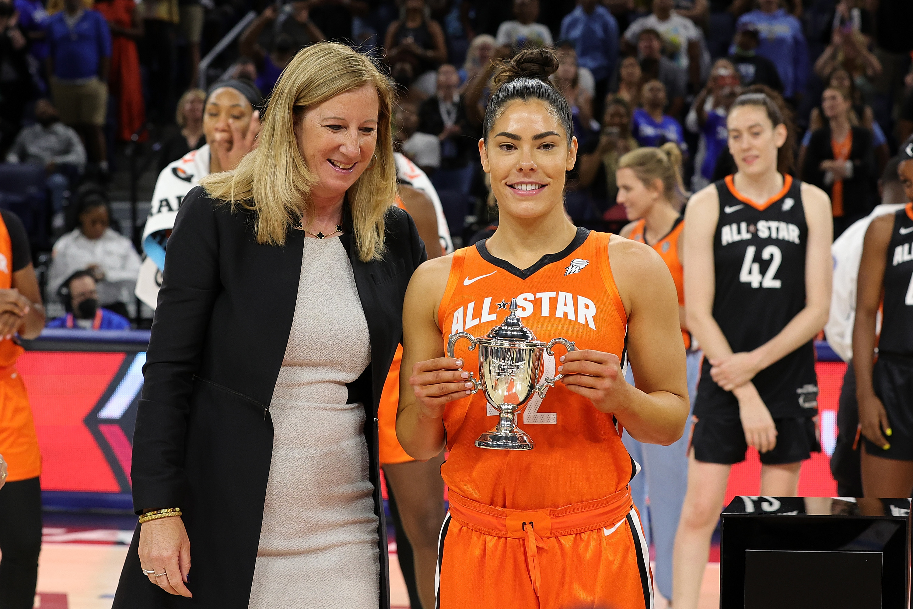 Did WNBA MVP Kelsey Plum Receive a Trophy That Cost Only $18?